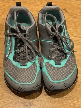 Women’s Altra Lone Peak 5 Trail running sneakers 9.5